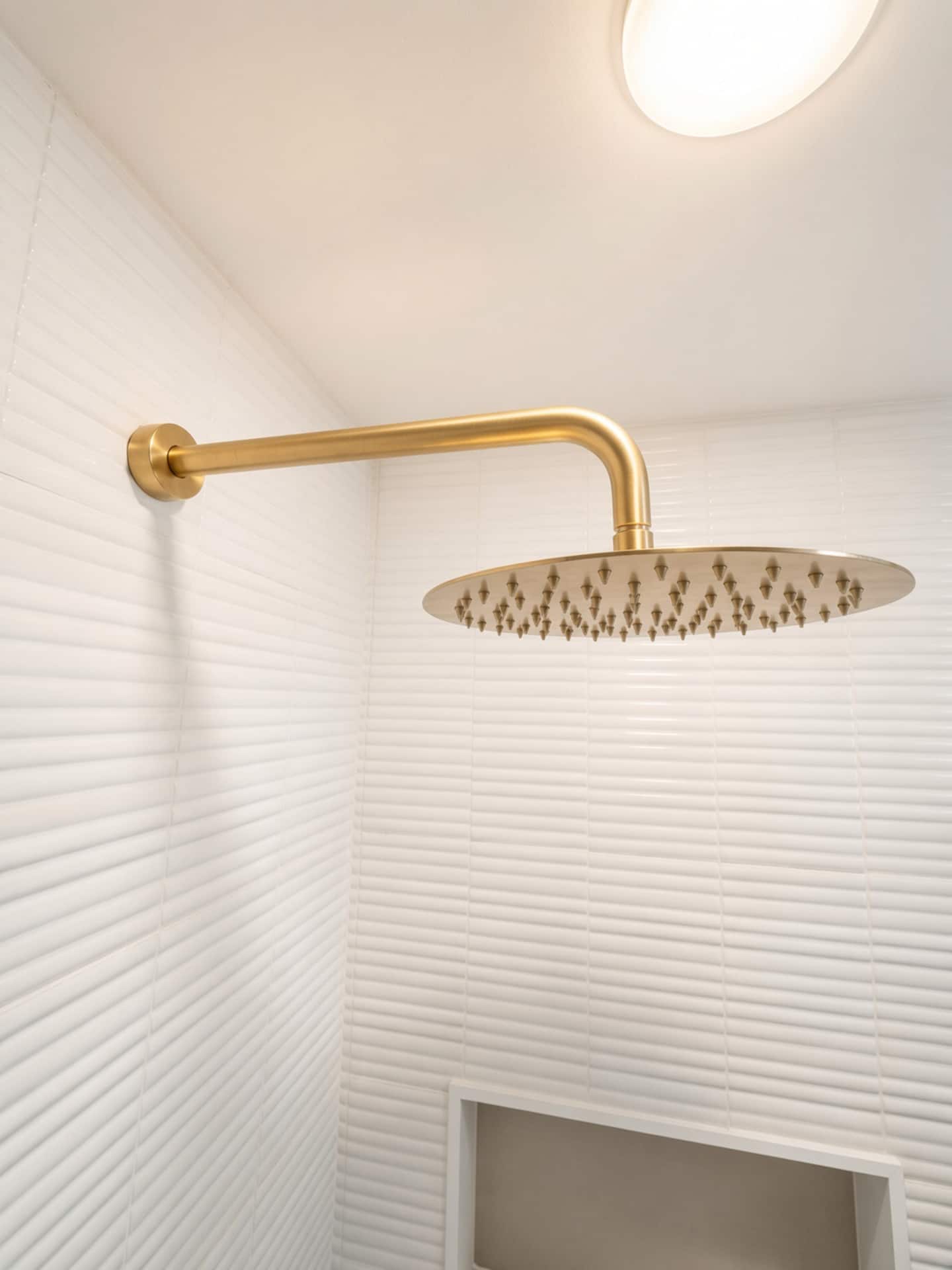 The Argyle House – bathroom – rainfall shower