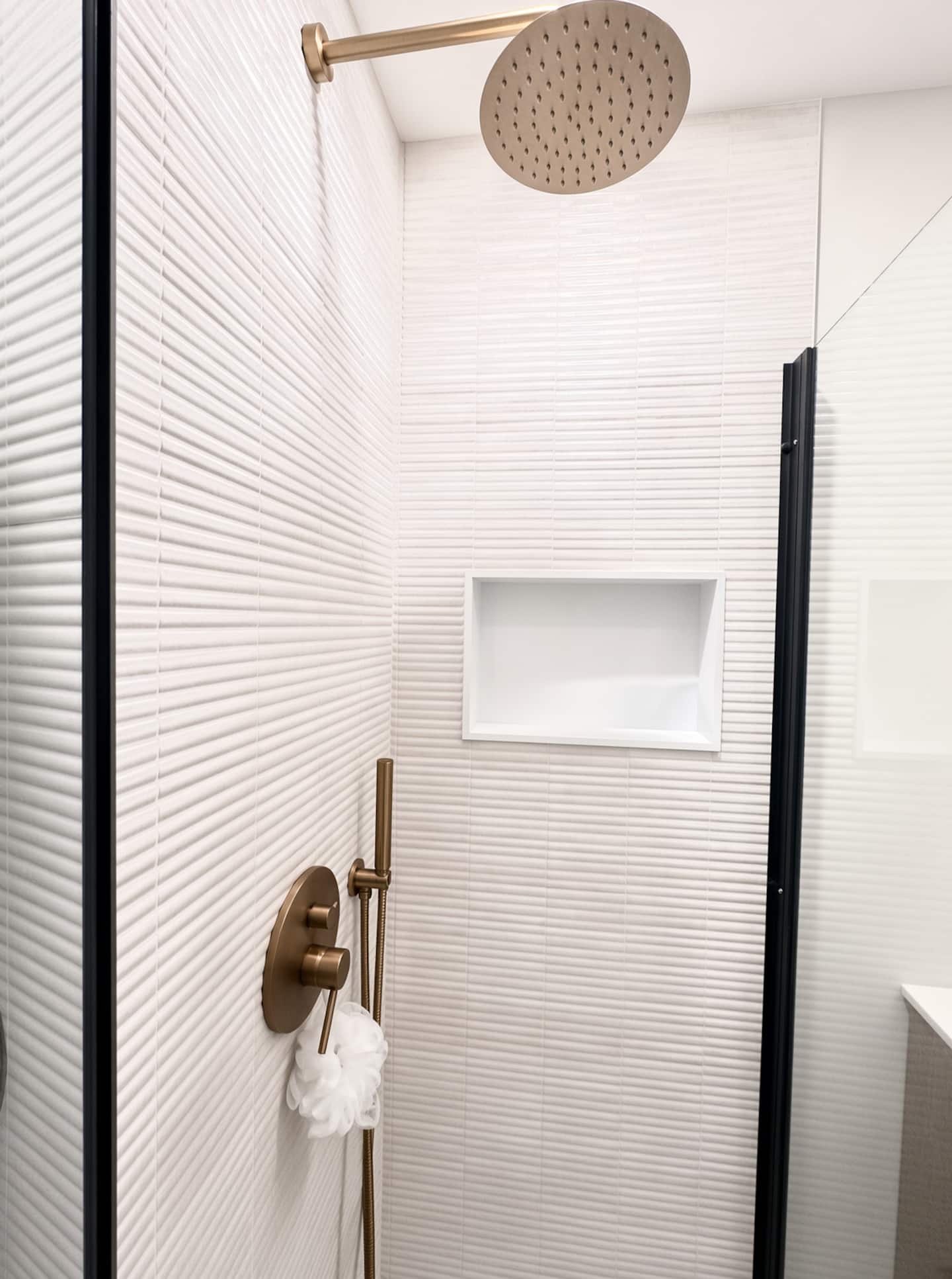 The Argyle House – bathroom – walk-in shower